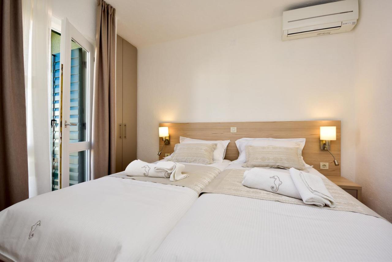 In Olive Garden Apartment Стариград-Пакленица Екстериор снимка