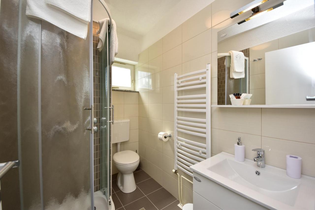 In Olive Garden Apartment Стариград-Пакленица Екстериор снимка