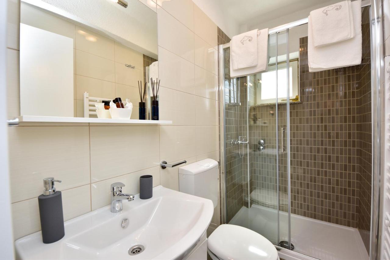 In Olive Garden Apartment Стариград-Пакленица Екстериор снимка