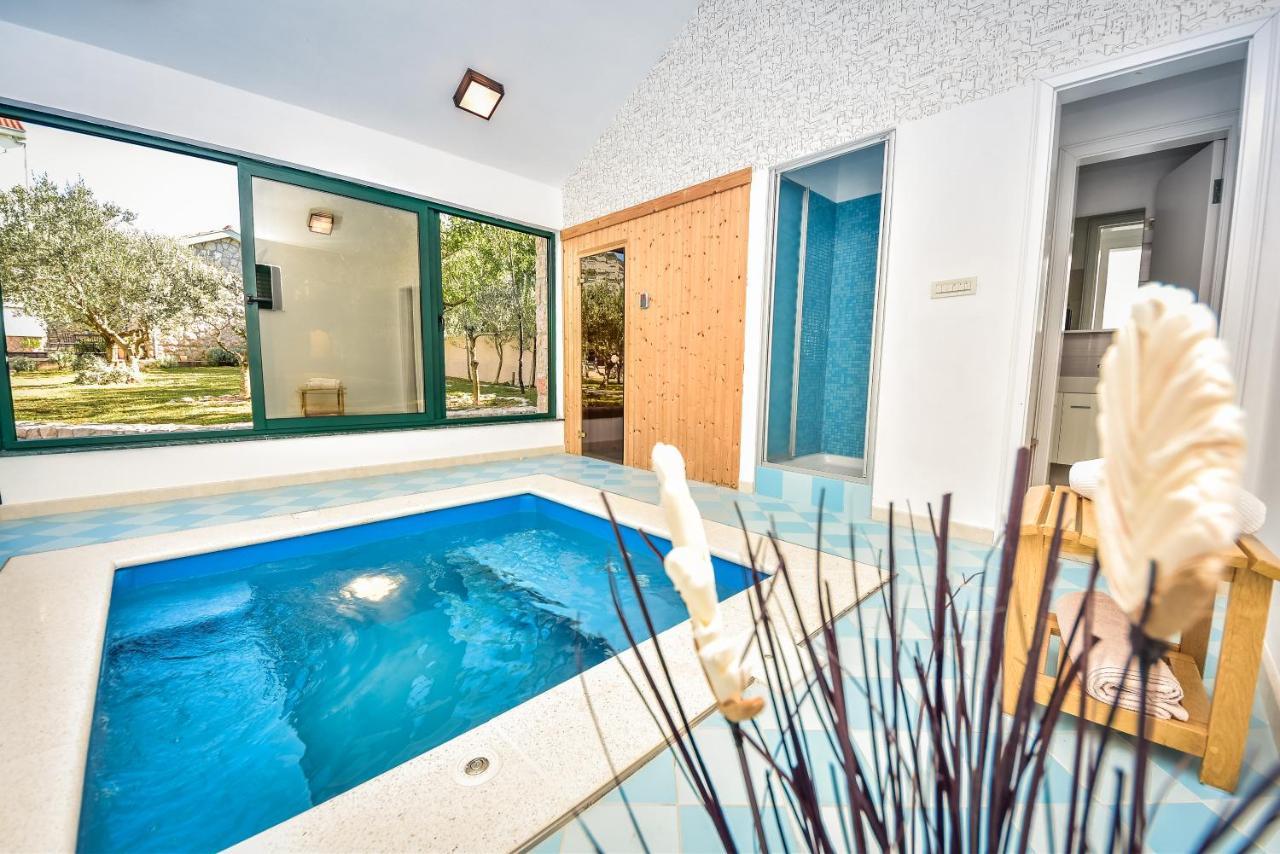 In Olive Garden Apartment Стариград-Пакленица Екстериор снимка