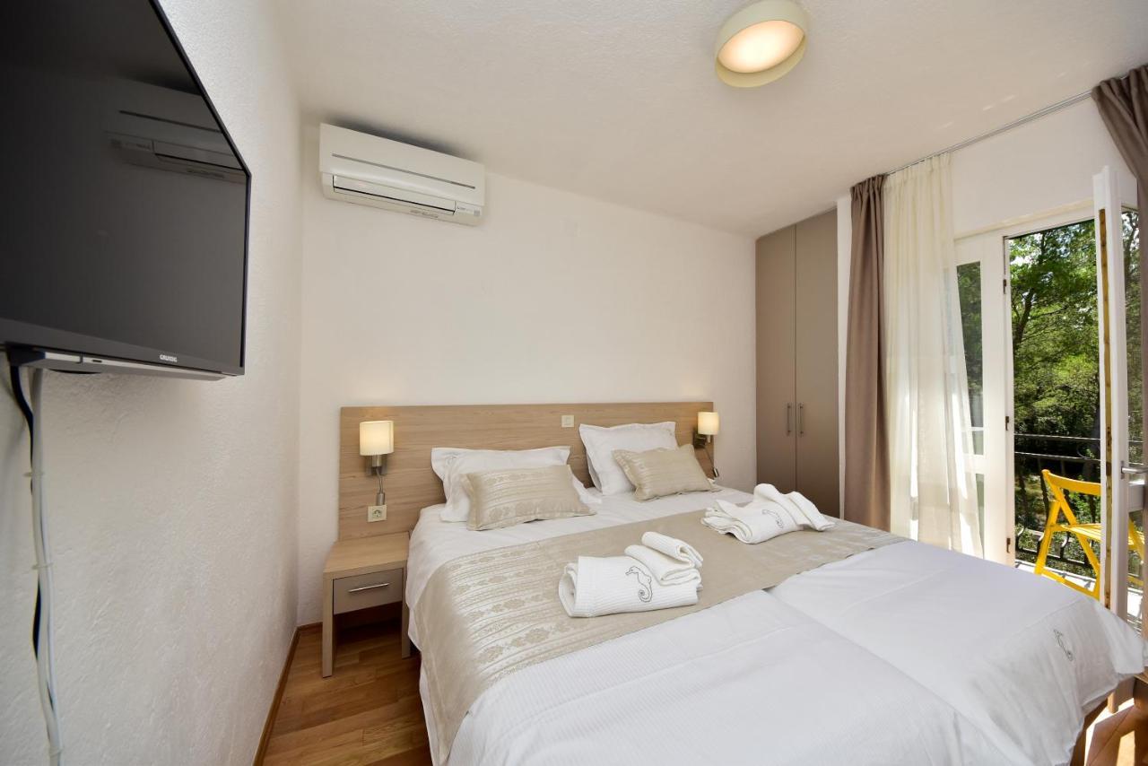 In Olive Garden Apartment Стариград-Пакленица Екстериор снимка